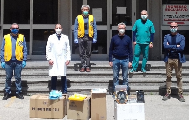 Lions club Niscemi dona D.P.I. al personale sanitario Centro tamponi dell’Ospedale